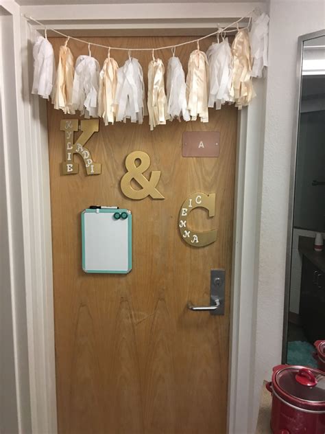 dorm room door decorations